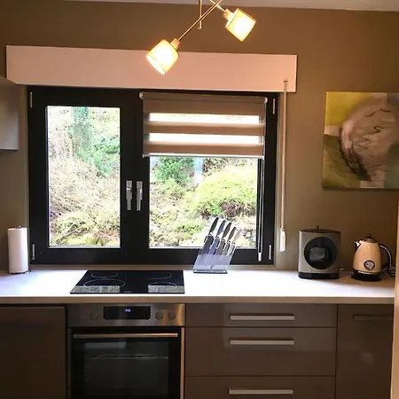 Apartman Four *
